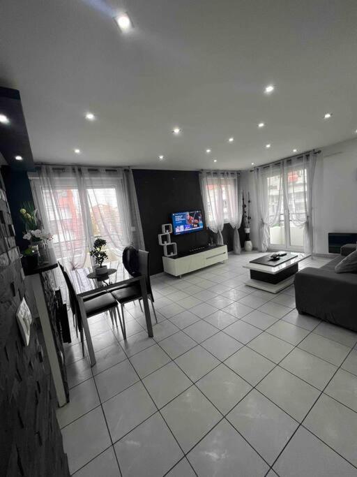 Tres Bel Appartement Entre Paris Et Disneyland Lognes Ngoại thất bức ảnh