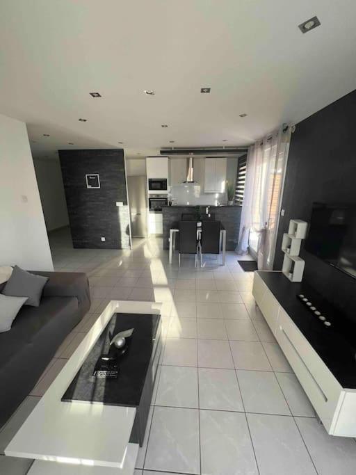 Tres Bel Appartement Entre Paris Et Disneyland Lognes Ngoại thất bức ảnh